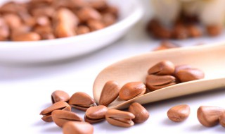 开口松子是怎么弄开口的（开口松子是如何开口的）