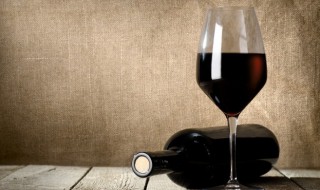 葡萄酒开了放几天就不能喝了（葡萄酒打开后放多久就不能喝了）