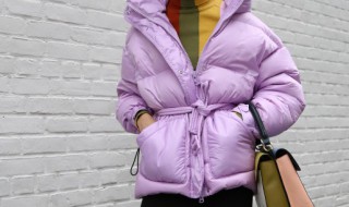 洗完羽绒服里面全是块怎么办（羽绒服洗的一块一块的怎么办）