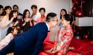 穿过的秀禾服怎么洗（穿过的秀禾服怎么洗才干净）