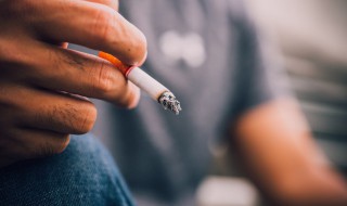 衣服烟味很浓怎么去除（衣服烟味很浓怎么去除掉）