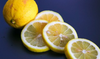 柠檬泡鸡爪吃多了好吗（柠檬泡鸡爪吃多了好吗会胖吗）