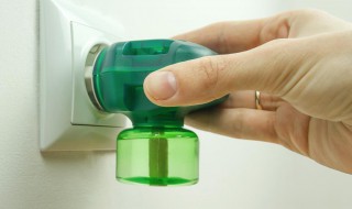 电蚊香液洒了如何清理 电蚊香液能洗掉吗