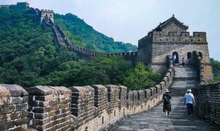 长城是由什么材料建成的 长城是由什么材料建成的英语