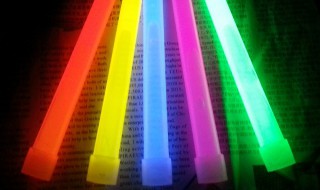 荧光棒不亮了怎么办 液体荧光棒不亮了怎么办