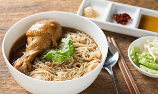 面条过了保质期可以吃吗（面条过了保质期可以吃吗有毒吗）