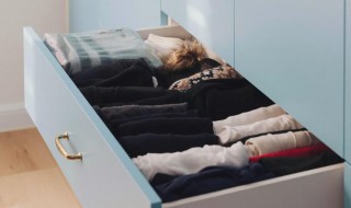 衣服怎么收纳节省空间 衣服怎么收纳节省空间行李箱