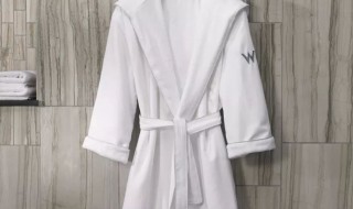 浴袍直接穿还是擦干水再穿 穿浴袍要擦干身体水分吗