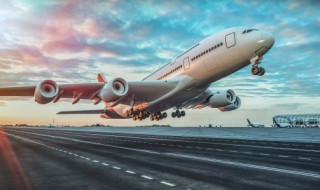 飞机行李托运是同一架飞机吗