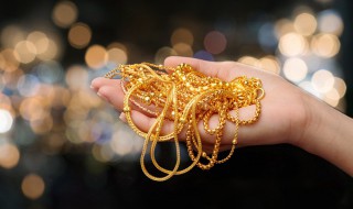 如何清洗黄金饰品（如何清洗黄金饰品更亮）