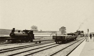 新中国修建的第一条铁路是什么（新中国修建的第一条铁路是什么成语）