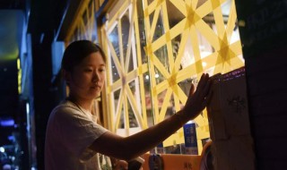 台风来了窗户为什么贴米字（台风来临时窗户为什么要贴米字型）