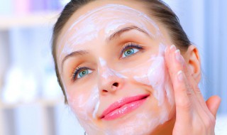 酸奶面膜的制作方法（怎样自制酸奶面膜）