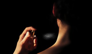 香水怎么使用比较好（香水怎么使用比较好男士）