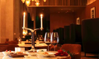 烛光晚餐吃什么（烛光晚餐吃什么比较好）