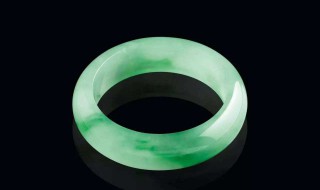 带玉镯有什么好处与讲究（带玉镯有什么好处与讲究带玉镯的好处）