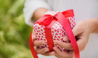 让老师感动的教师节礼物 让老师感动的教师节礼物作文