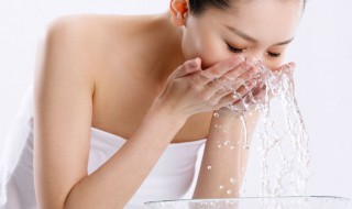 痘痘里的白色颗粒是什么东西 痘痘里的白色颗粒是什么东西图片