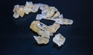 冰糖怎么做碎（冰糖整块怎么碎）