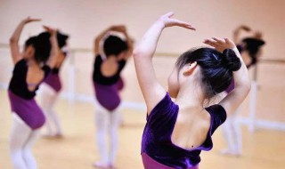 该怎么学好舞蹈（怎么学好舞蹈基本功）