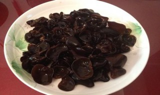 泡干黑木耳的方法（怎样泡干黑木耳）