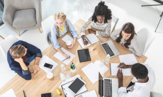 响亮霸气要押韵的口号 响亮霸气要押韵的口号16个字