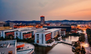 微信上很火的段子句子（最近微信很火的一句话经典语录）