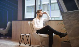 跷二郎腿的坏处（小孩子翘二郎腿的坏处）