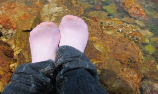 袜子脏了怎么处理方法（袜子脏了怎么处理方法图片）