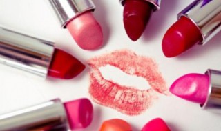 口红哑光和滋润的区别（口红哑光和滋润的哪个比较好看）