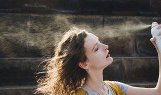 正确补水保湿的方法 正确补水保湿的方法是