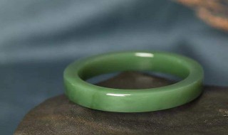 玉手镯怎么选择好坏 三种女人不适合戴玉