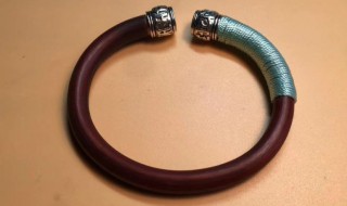 鸡血藤手镯有什么功效 鸡血藤手镯多少钱一只