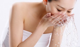 脸上小疙瘩怎么解决 脸上小疙瘩怎么解决呢