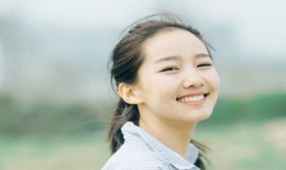 背后的痘痘能不能挤（背后的痘痘能不能挤掉）