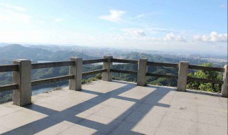 空旷的地面和高楼之间哪里风更大（高空风与地面风的差异）