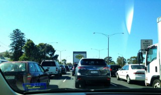 堵车的幽默说说（形容堵车严重的幽默搞笑句子）