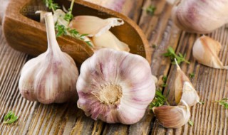 大蒜吃多了屁多是什么原因（大蒜吃多了屁多是什么原因呢）