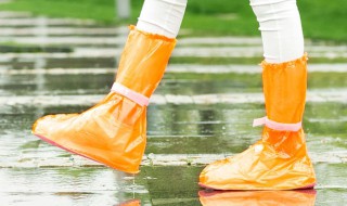 防雨胶鞋什么材质好（防雨胶鞋什么材质好穿）