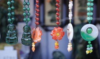 如何清洗玉坠（玉坠用什么清洗最好）