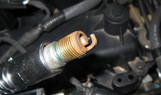 火花塞如何清洗（火花塞如何清洗积碳）