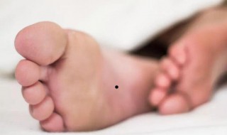 脚上长痣代表什么（小孩脚上长痣代表什么）