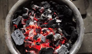 如何烧炭（如何制作木炭）