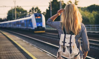 青藏铁路通车是哪一年