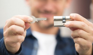 锁芯转不动小窍门 汽车车门锁芯转不动小窍门