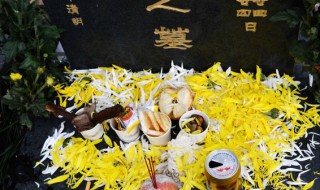 参加葬礼的注意事项 参加葬礼注意事项可以穿白色鞋子吗