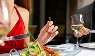 与女子进餐时的注意事项 与女子进餐时的注意事项有哪些