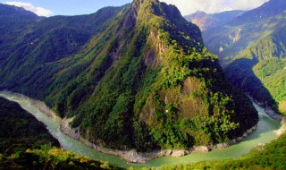 雅鲁藏布江发源地在哪 雅鲁藏布江发源地哪个山脉