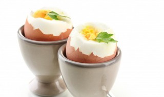 鸡蛋发白是什么原因（鸡蛋有点发白）