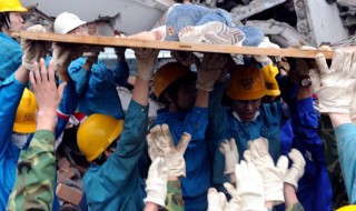 当地震来临时我们应该怎么做 当地震来临时我们应该怎么做50字